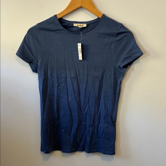 Essential Slim Tee - Picture 5 of 9